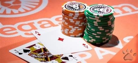When Dealer Needs to Hit in Blackjack : Complete Guide.